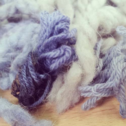 lanas teñidas con remolacha