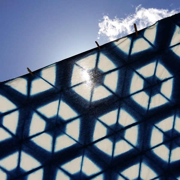 Hexagonal Shibori Design Bee Inspiration